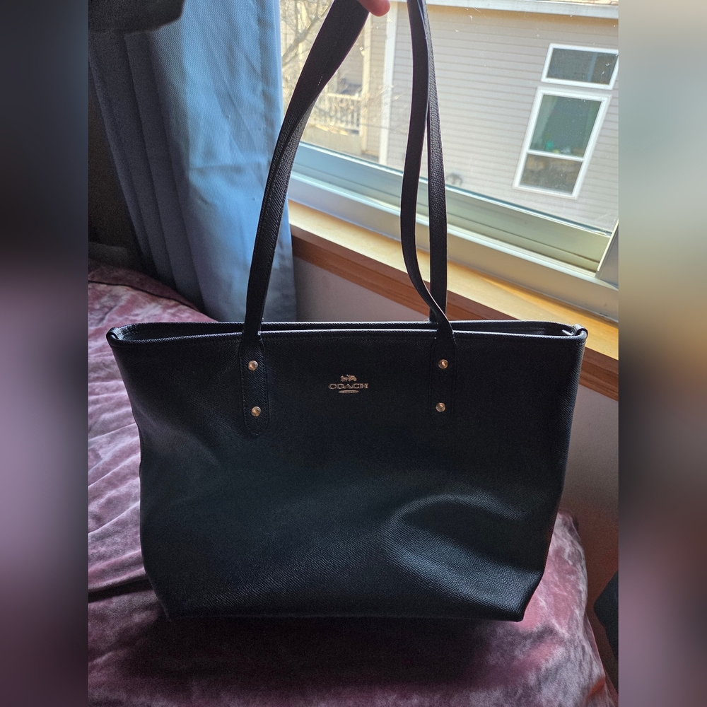 Authentic Coach Black Leather Tote Bag - 2022 - Picture 2 of 16